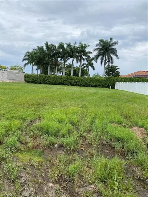 15 SW 19th Pl, Cape Coral, FL 33991