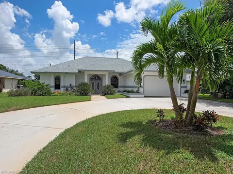 2493 Kings Lake Blvd, Naples, FL 34112