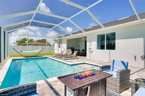 837 NE 7th Pl, Cape Coral, FL 33909