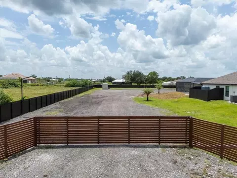 Exterior - 7789 17th Ter, Labelle, FL 33935 photo 9 of 10