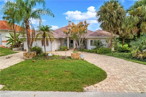 479 Palm Ct, Naples, FL 34108 photo 12