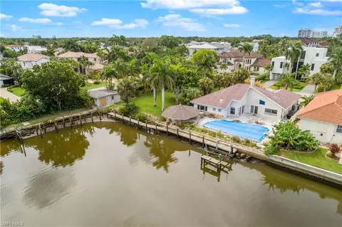 479 Palm Ct, Naples, FL 34108 photo 7