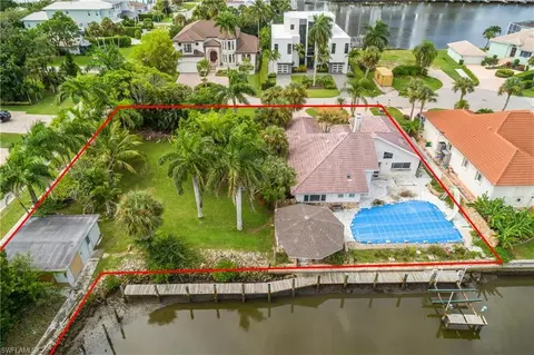 479 Palm Ct, Naples, FL 34108 photo 6