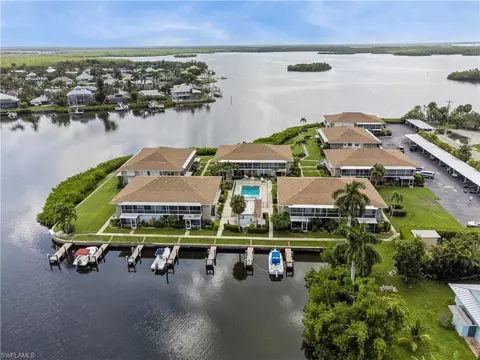 330 Kon Tiki Dr #D1, Naples, FL 34113