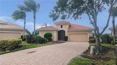 6733 Bent Grass Dr, Naples, FL 34113
