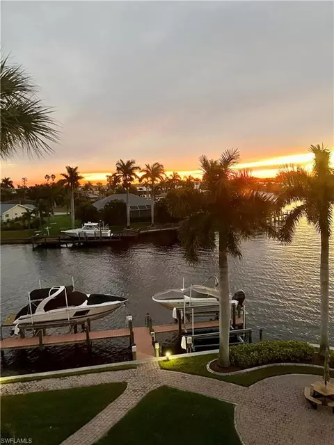 4647 SE 17th Pl #305, Cape Coral, FL 33904