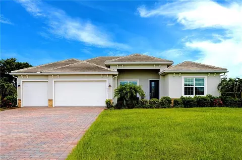 2111 Hickeys Creekside Dr, Alva, FL 33920