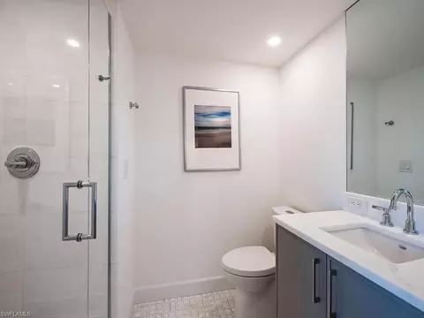 Bath - 222 Harbour Dr #311, Naples, FL 34103 photo 3 of 3