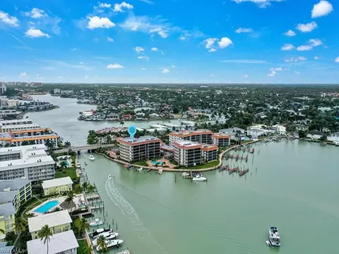 View/Area - 222 Harbour Dr #311, Naples, FL 34103 photo 7 of 7