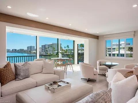 222 Harbour Dr #311, Naples, FL 34103