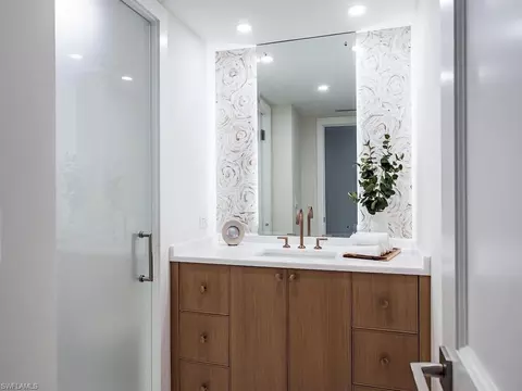 Bath - 222 Harbour Dr #311, Naples, FL 34103 photo 2 of 3