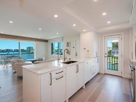 Kitchen - 222 Harbour Dr #311, Naples, FL 34103 photo 2 of 2