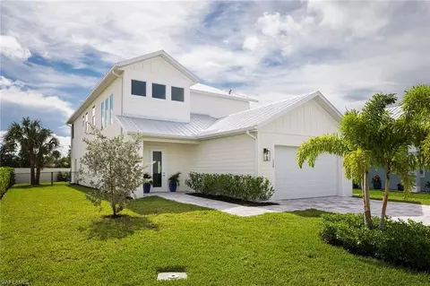158 Cambria Ln, Naples, FL 34112
