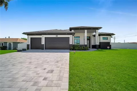 727 SE 10th Ave, Cape Coral, FL 33990