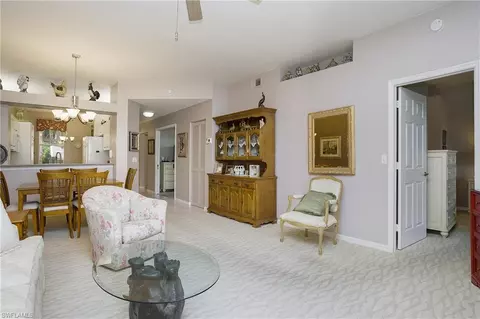 290 Robin Hood Cir #101, Naples, FL 34104