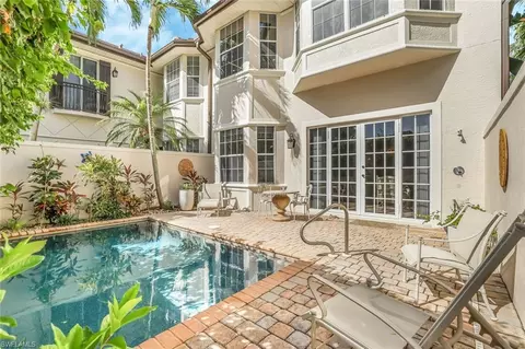 238 5th St S, Naples, FL 34102 photo 6