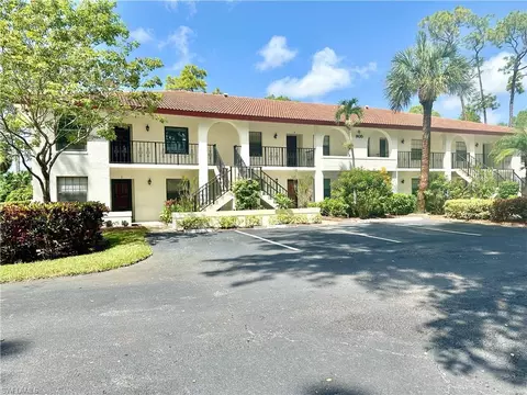 905 Augusta Blvd #905-6, Naples, FL 34113