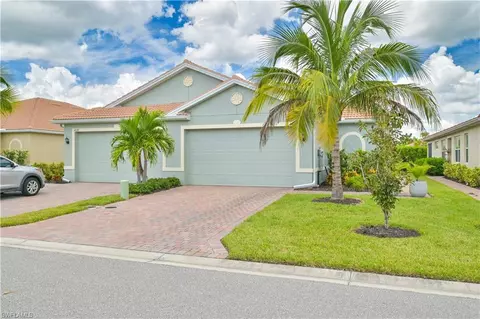 4201 Bloomfield St, Fort Myers, FL 33916
