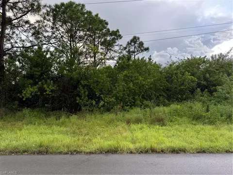 520 Empire Ave S, Lehigh Acres, FL 33974