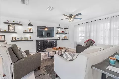 169 Wickliffe Dr, Naples, FL 34110 photo 4