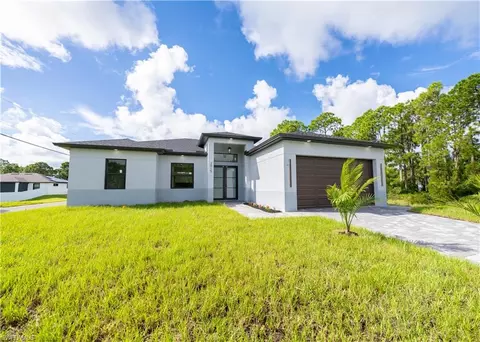 2915 17th St SW, Lehigh Acres, FL 33976