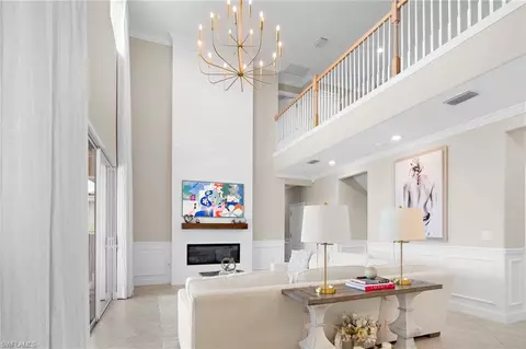 2421 Fallglo St, Naples, FL 34120