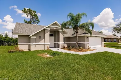 8433 Tahiti Rd, Fort Myers, FL 33967