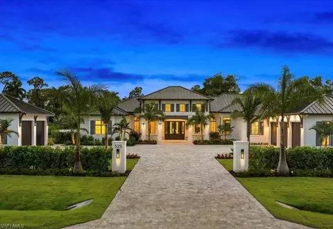 525 Gordonia Rd, Naples, FL 34108
