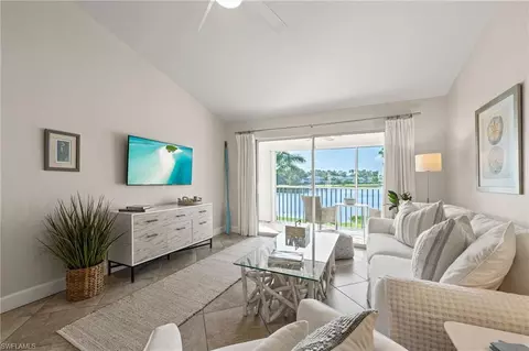 1712 Kings Lake Blvd #3-203, Naples, FL 34112