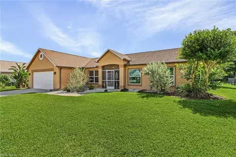 128 Plantation Cir, Naples, FL 34104
