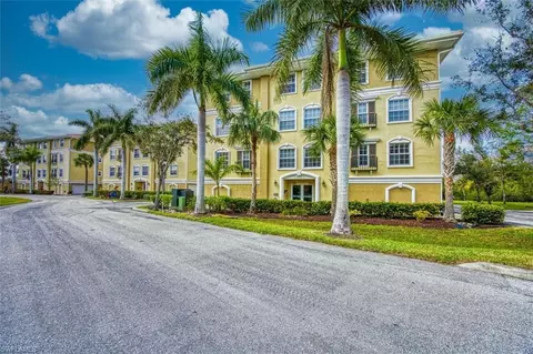 10070 Lake Cove Dr #202, Fort Myers, FL 33908