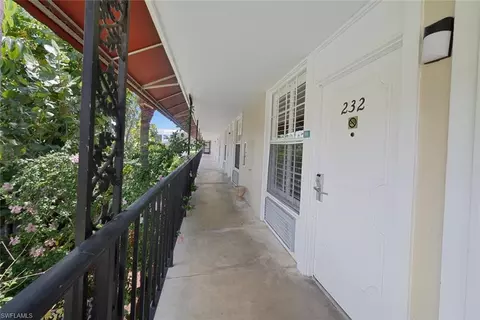 2555 Tamiami Trl N #232, Naples, FL 34103