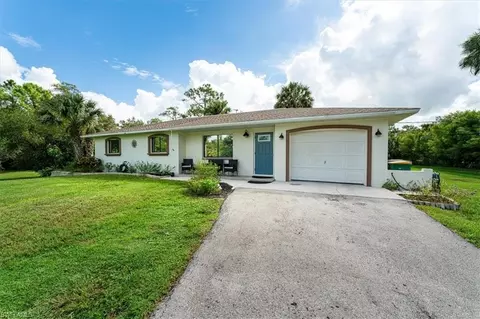 710 7th St NW, Naples, FL 34120