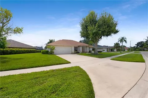 9744 Campbell Cir, Naples, FL 34109 photo 2