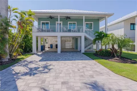 233 Delmar Ave, Fort Myers Beach, FL 33931