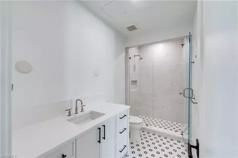 Bath - 82 9th St S #202, Naples, FL 34102 photo 4 of 4