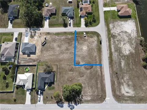3721 NE 11th Pl, Cape Coral, FL 33909