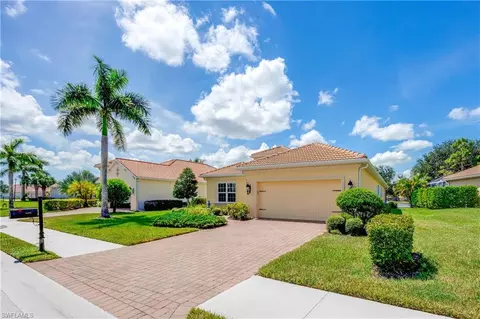 14473 Grapevine Dr, Naples, FL 34114 photo 2