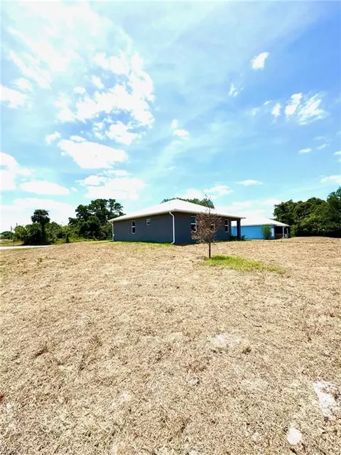 Exterior - 2001 Jeronimo Rd, Labelle, FL 33935 photo 1 of 1