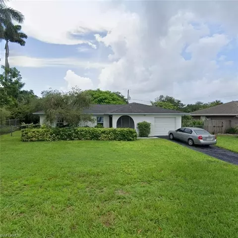 2147 51st Ter SW, Naples, FL 34116