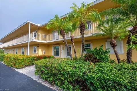 351 Charlemagne Blvd #A106, Naples, FL 34112