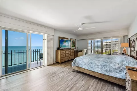 3399 Gulf Shore Blvd N #611, Naples, FL 34103