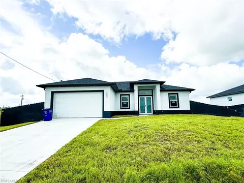 2503 26th St W, Lehigh Acres, FL 33971