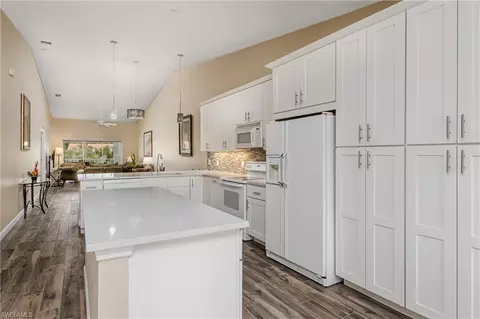 6660 Beach Resort Dr #4, Naples, FL 34114
