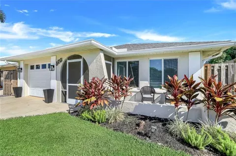 Exterior - 573 98th Ave N, Naples, FL 34108 photo 2 of 8