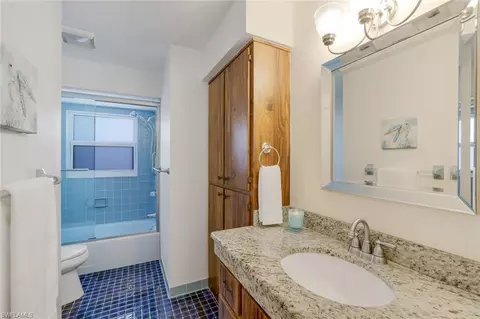 Bath - 573 98th Ave N, Naples, FL 34108 photo 2 of 2