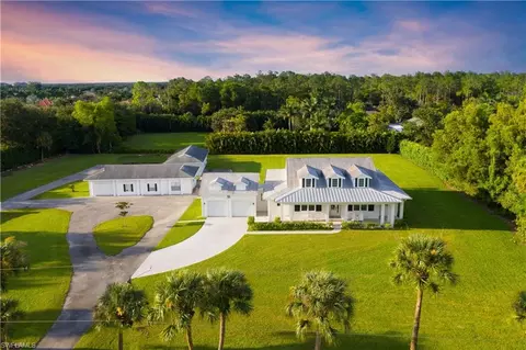 5625 Sycamore Dr, Naples, FL 34119