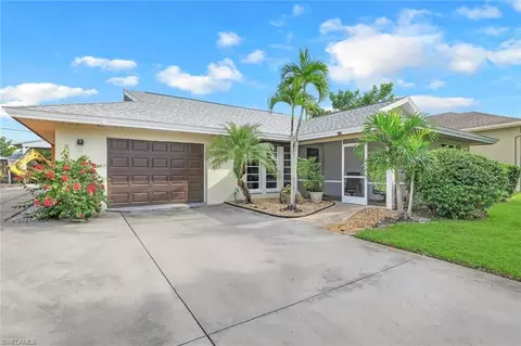 1005 Hilltop Dr, Naples, FL 34103