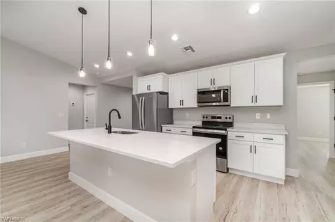 522 NW 7th Ave, Cape Coral, FL 33993