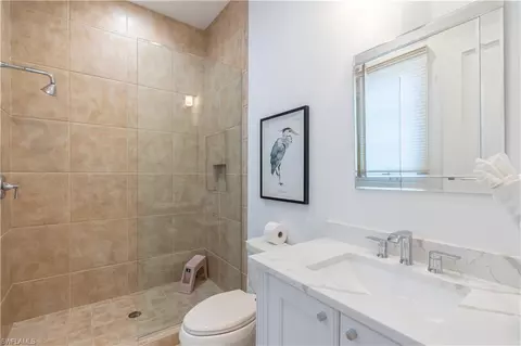 Bath - 2125 Modena Ct, Naples, FL 34105 photo 8 of 8
